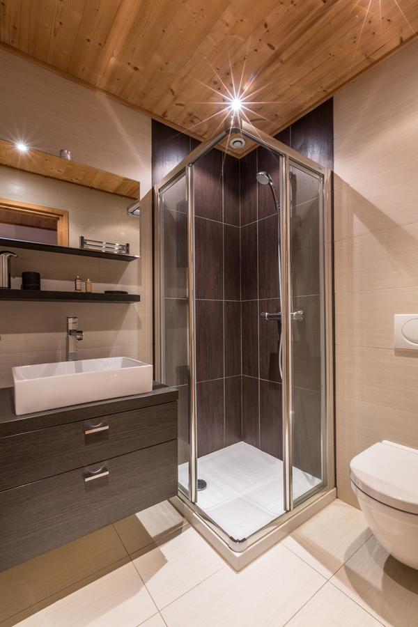Apartment Au Bon Coin - Luxury Chamonix Hidden Haven, Mont Blanc View, Hot Tub And Garden Dış mekan fotoğraf